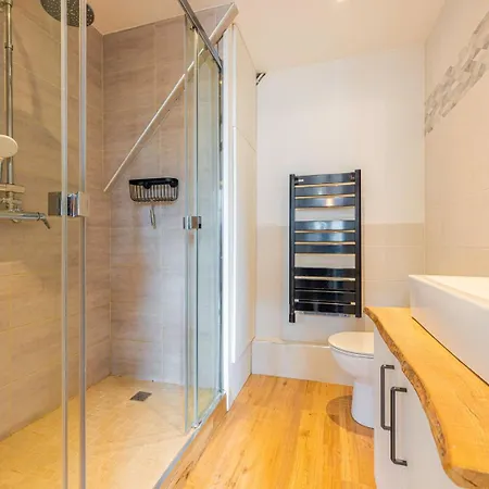 Appartement Le Perchoir / F2 De Standing Avec Ecran De Cinema Pontoise